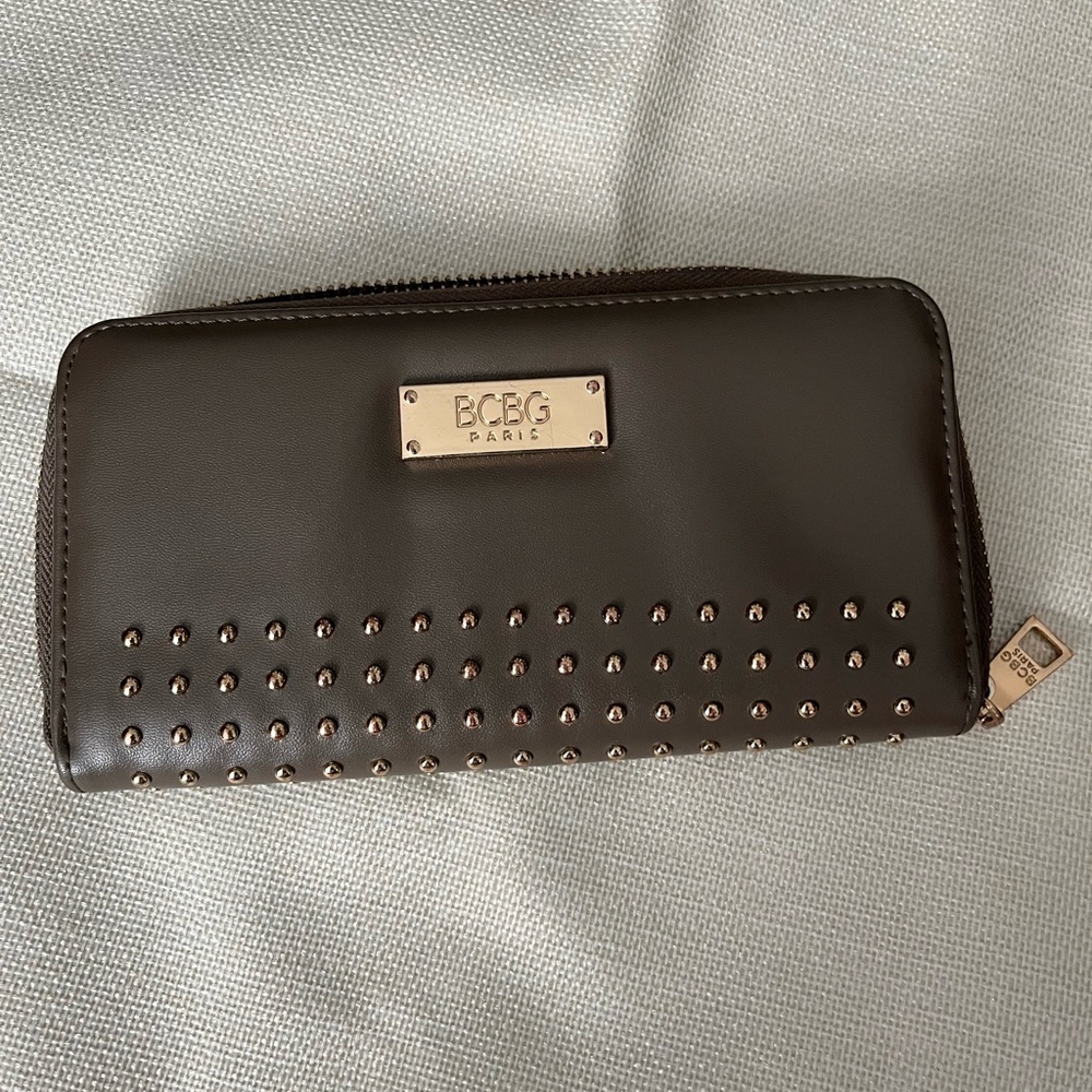 BCBG Paris Olive Wallet